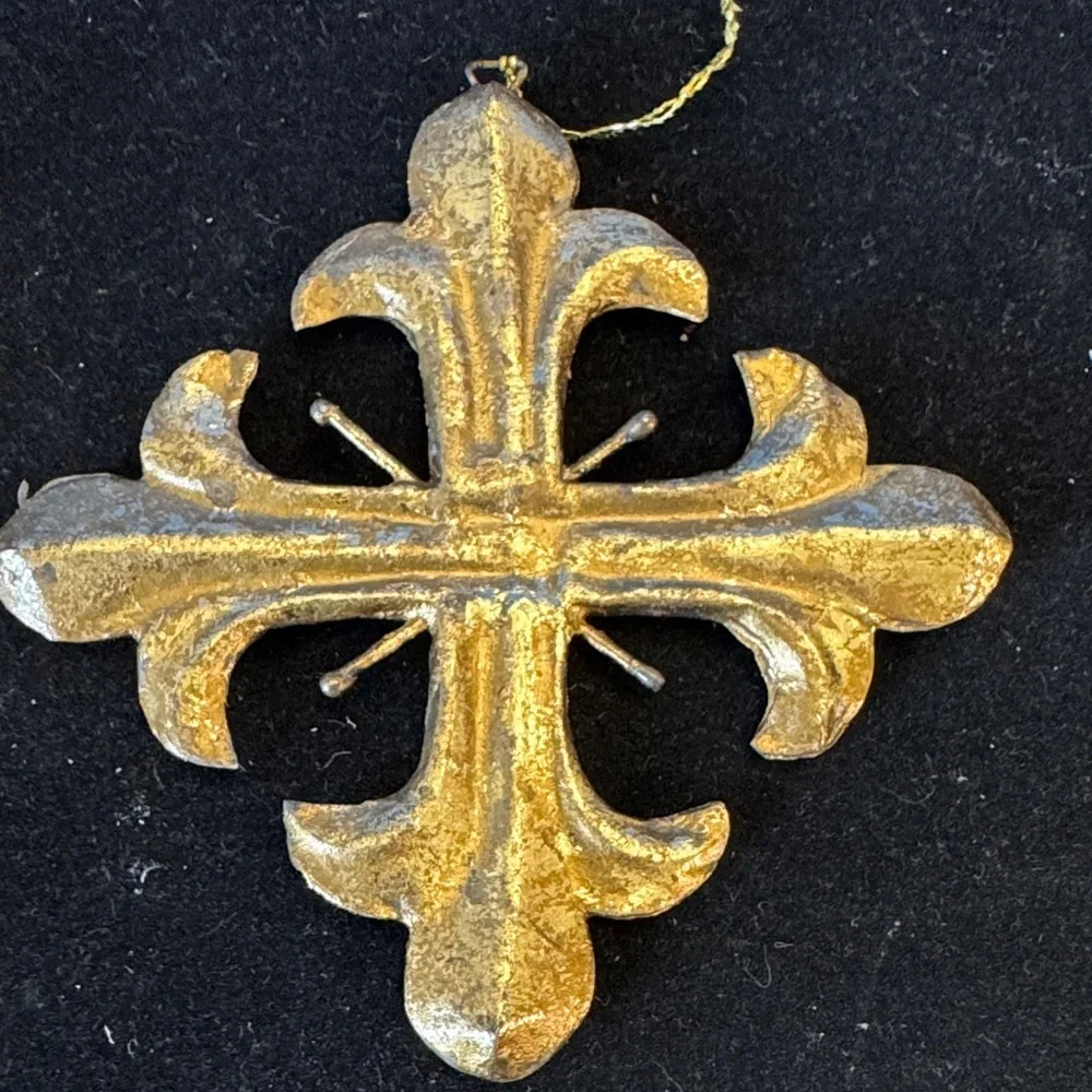 Elegant Vintage style Golden Cross Ornaments Set (4)